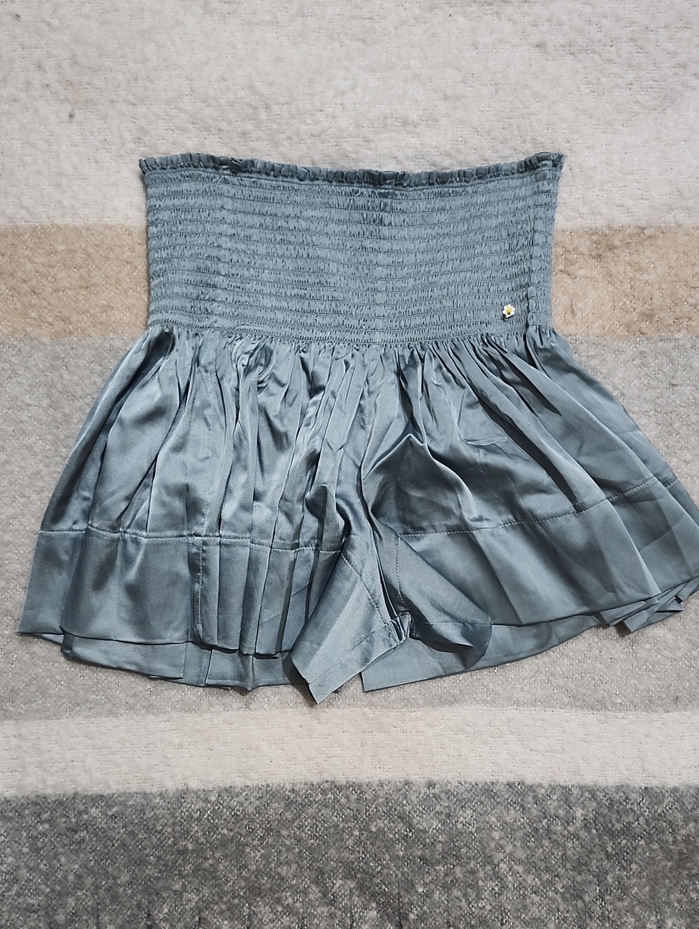 Natural Life Smocked Satin Daisy Skort Sage Gray Blue Size S Coquette